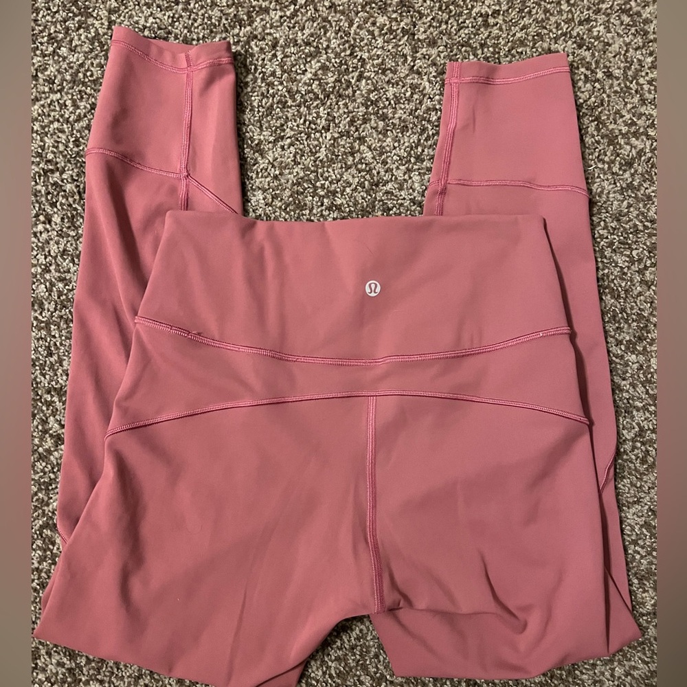 EUC Lululemon Athletica In Movement high rise 25” tights color: Figure